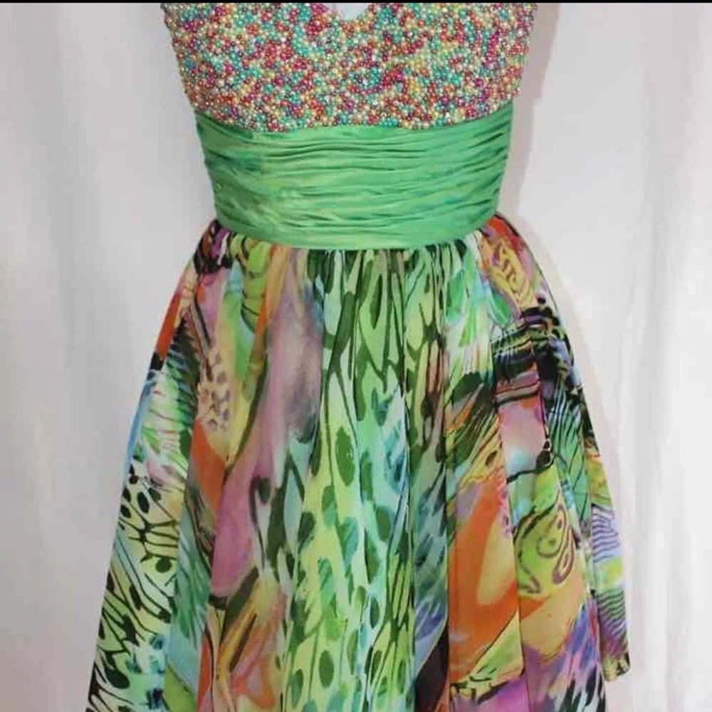 Jovani BNWT size 4